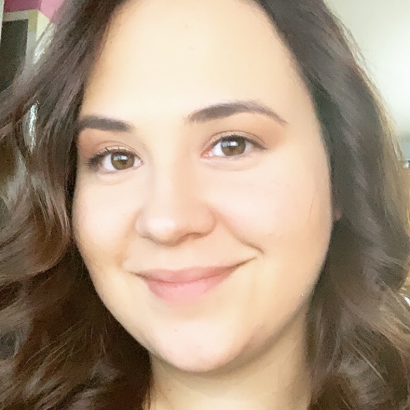 Meet your Posher, Adriana - Picture 1 of 1